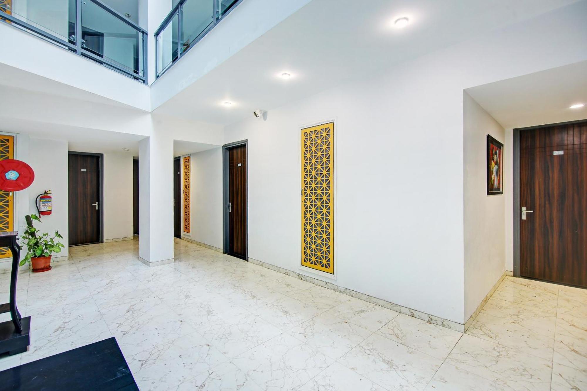 Super Townhouse Geetanjali Inn Gurgáon Exteriér fotografie
